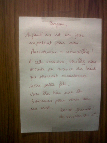 informer les voisins d'une fete